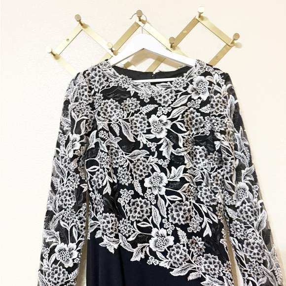 Tadashi Shoji Sequin Embroidered Floral Lace Long Sleeve Crepe Gown size 12 $418 - Picture 6 of 10